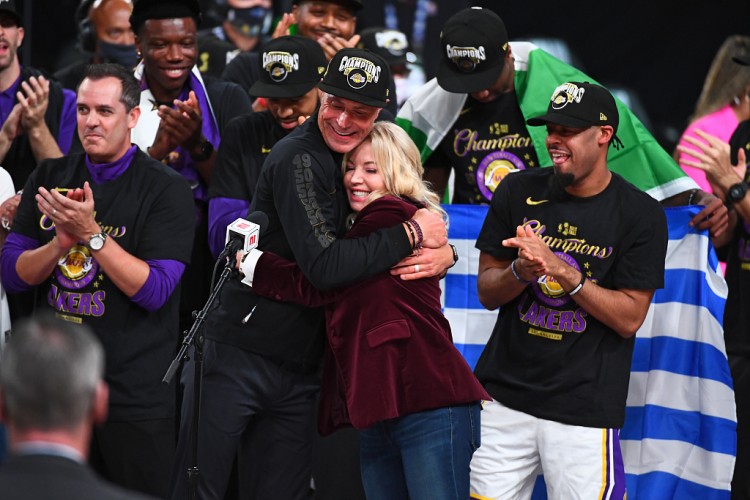 开云体育app-里奇·保罗：我们一直受到很好的对待 珍妮和詹眉一起赢得了冠军